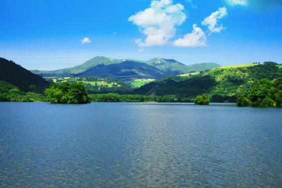 Hotel Domaine Du Lac Chambon Мюроль Екстер'єр фото