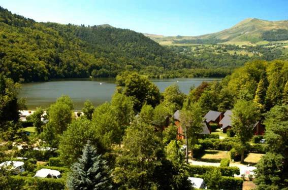 Hotel Domaine Du Lac Chambon Мюроль Екстер'єр фото