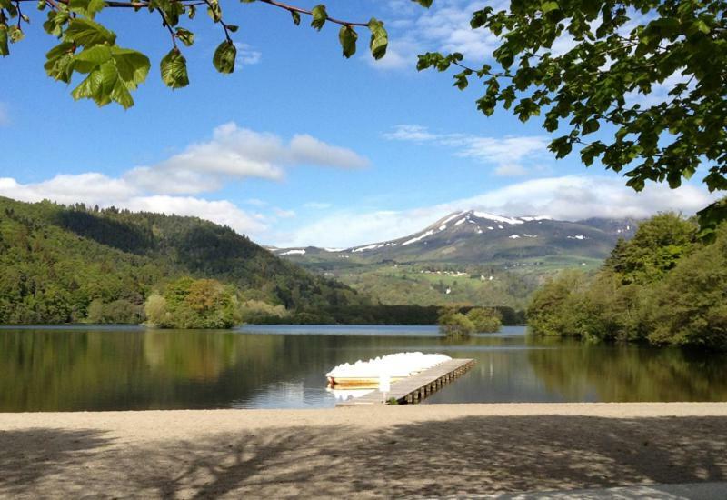 Hotel Domaine Du Lac Chambon Мюроль Екстер'єр фото