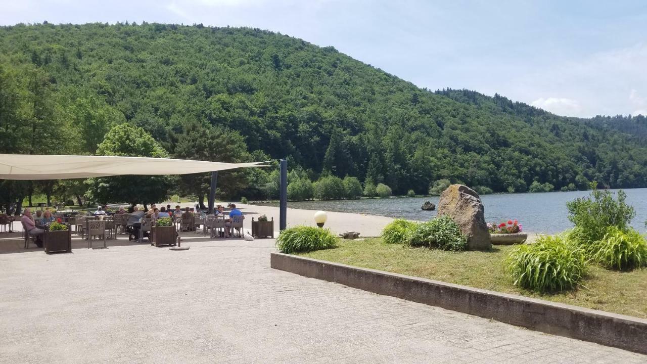 Hotel Domaine Du Lac Chambon Мюроль Екстер'єр фото